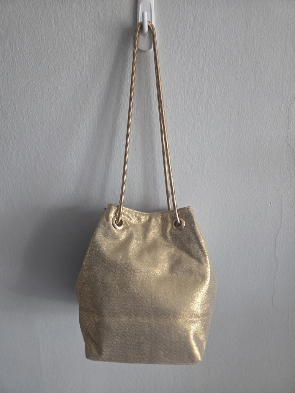 Iridescent Multicolor Rhinestone Bucket Bag - Picture 2 of 3